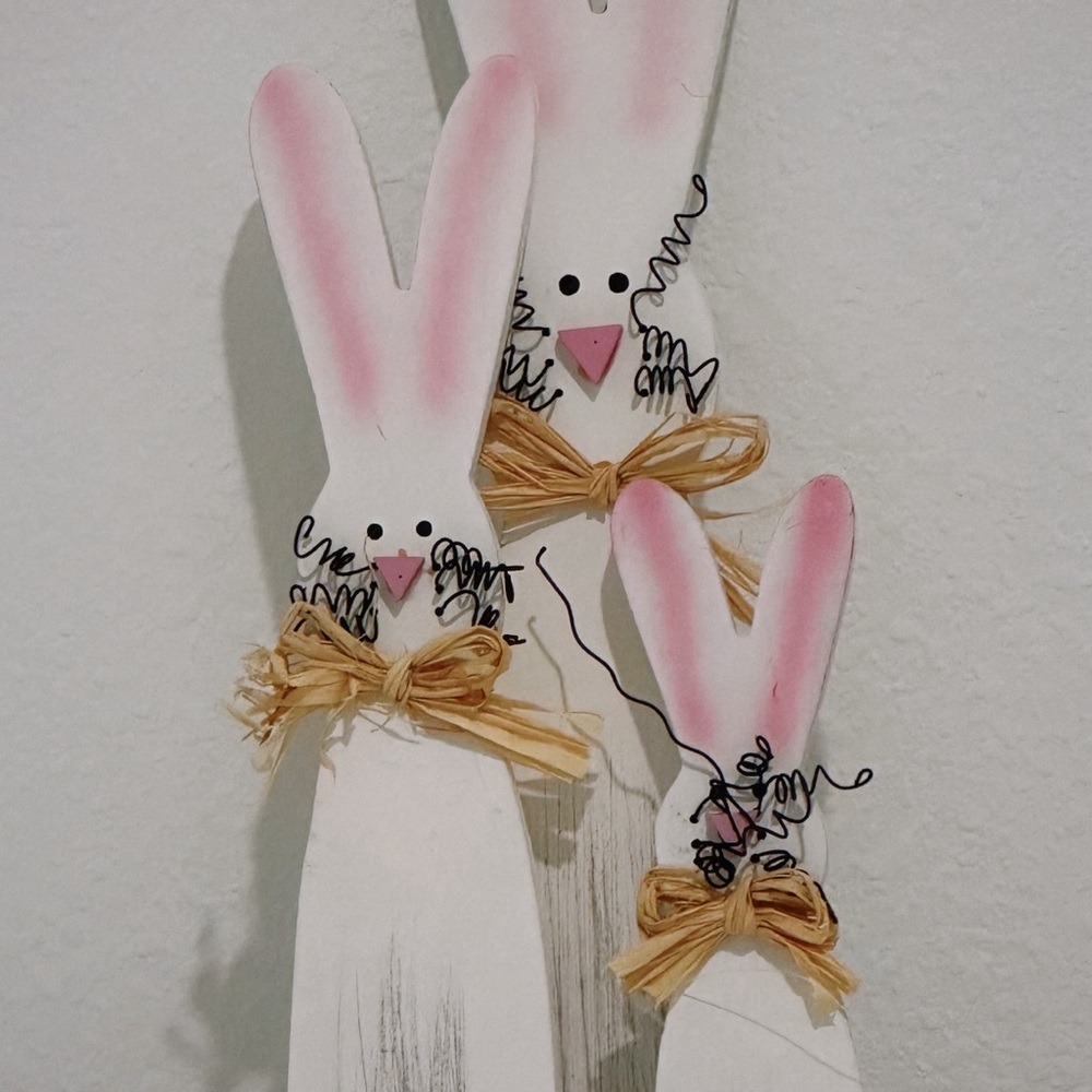 Rustic Wooden Easter Bunny Family Decoration – Handmade Look